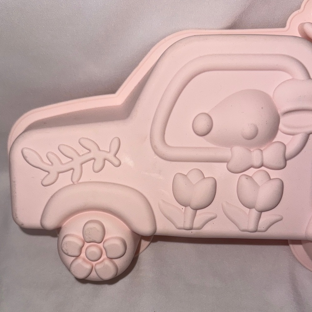 Easter Bunny Truck Silicone Baking Mold NWOT Spring - Picture 2 of 6